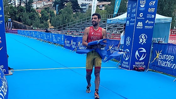 Viñuela se proclama campeón de Europa de Triatlon Cross