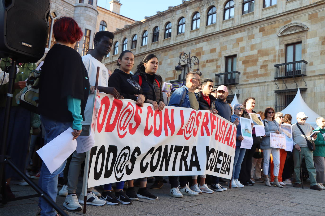 Medio millar de personas se concentran en Botines por el Día Mundial del Refugiado