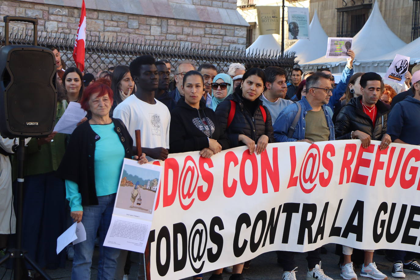 Medio millar de personas se concentran en Botines por el Día Mundial del Refugiado