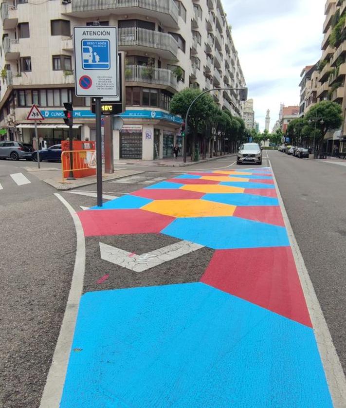 Imagen secundaria 2 - Donde hubo contenedores ahora hay colores