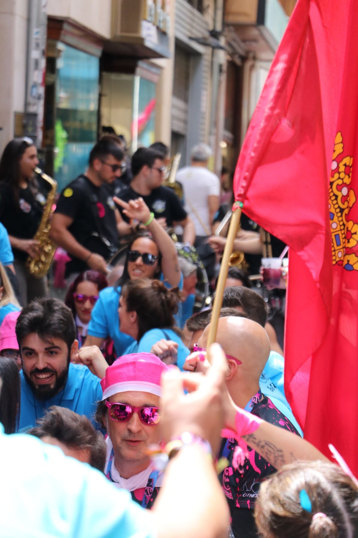 Las mejores imágenes del desfile de peñas en León