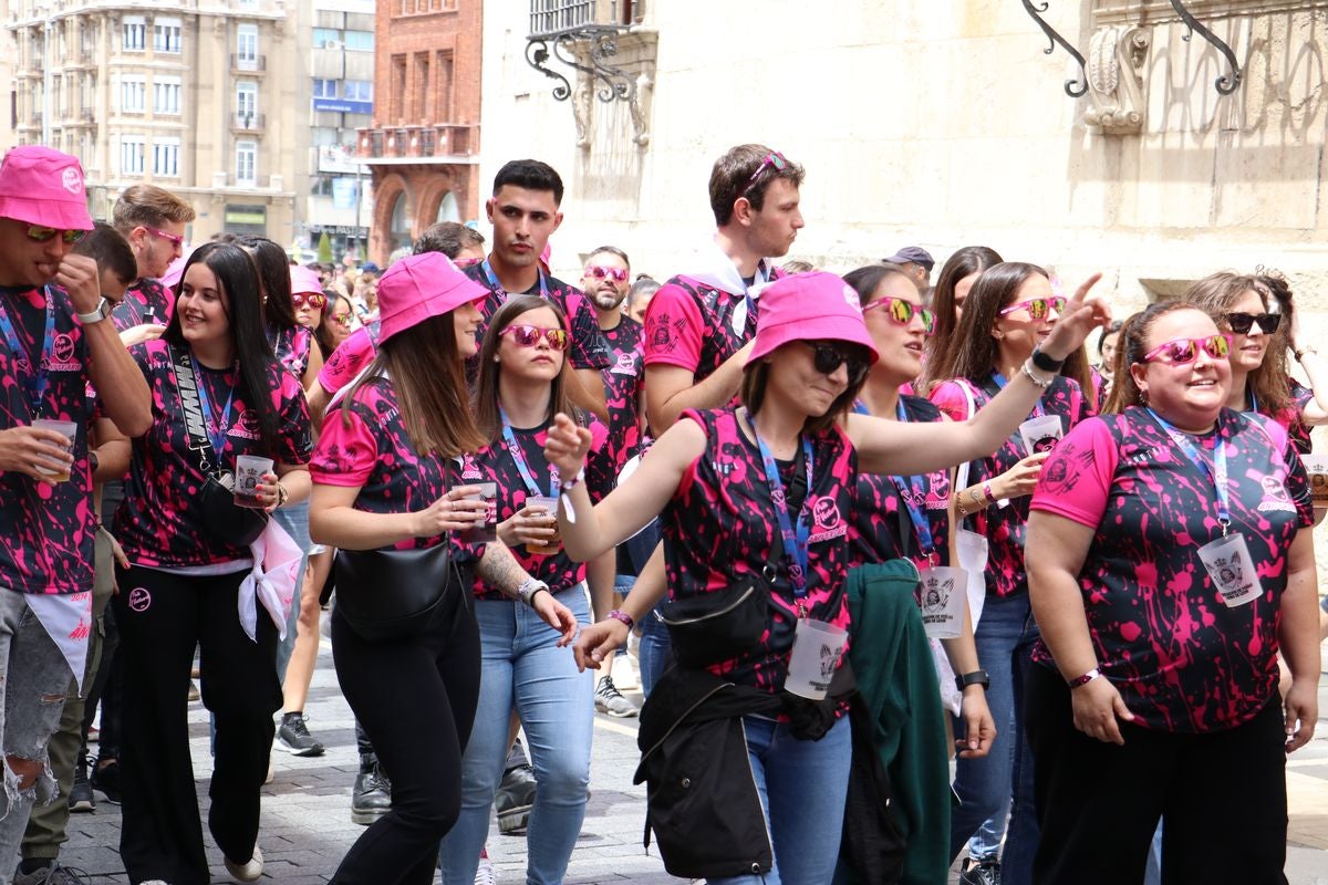 Las mejores imágenes del desfile de peñas en León