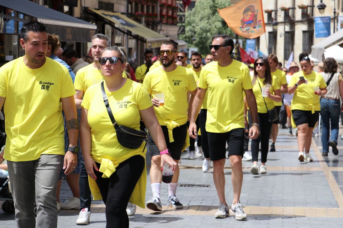 Las mejores imágenes del desfile de peñas en León