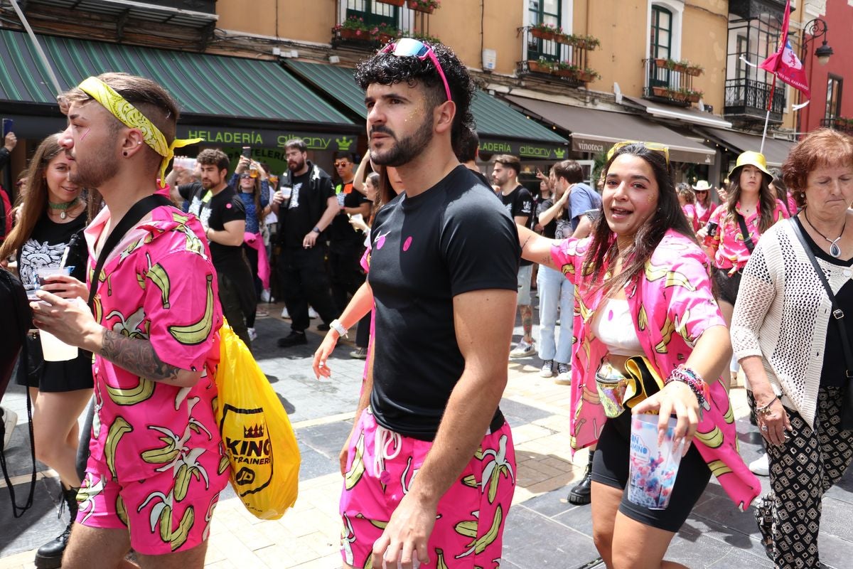 Las mejores imágenes del desfile de peñas en León