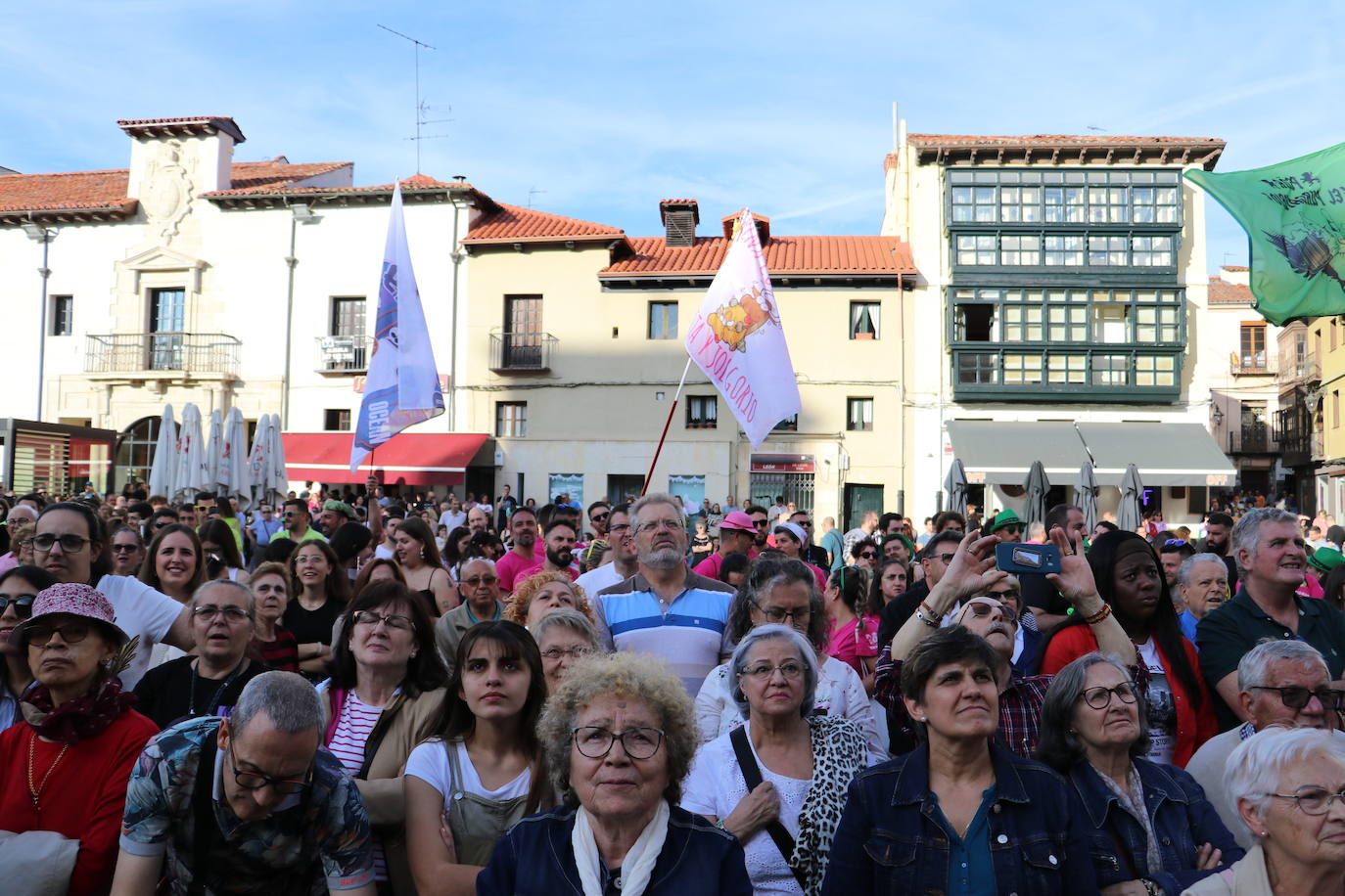 La Cultural de Baloncesto da el pregón de las fiestas de León