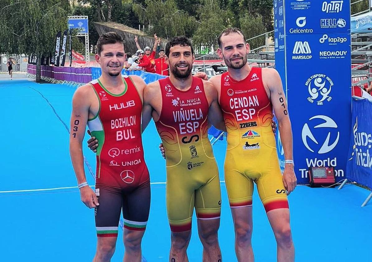 Kevin Viñuela suma dos oros en triatlón cross y acuatlón.