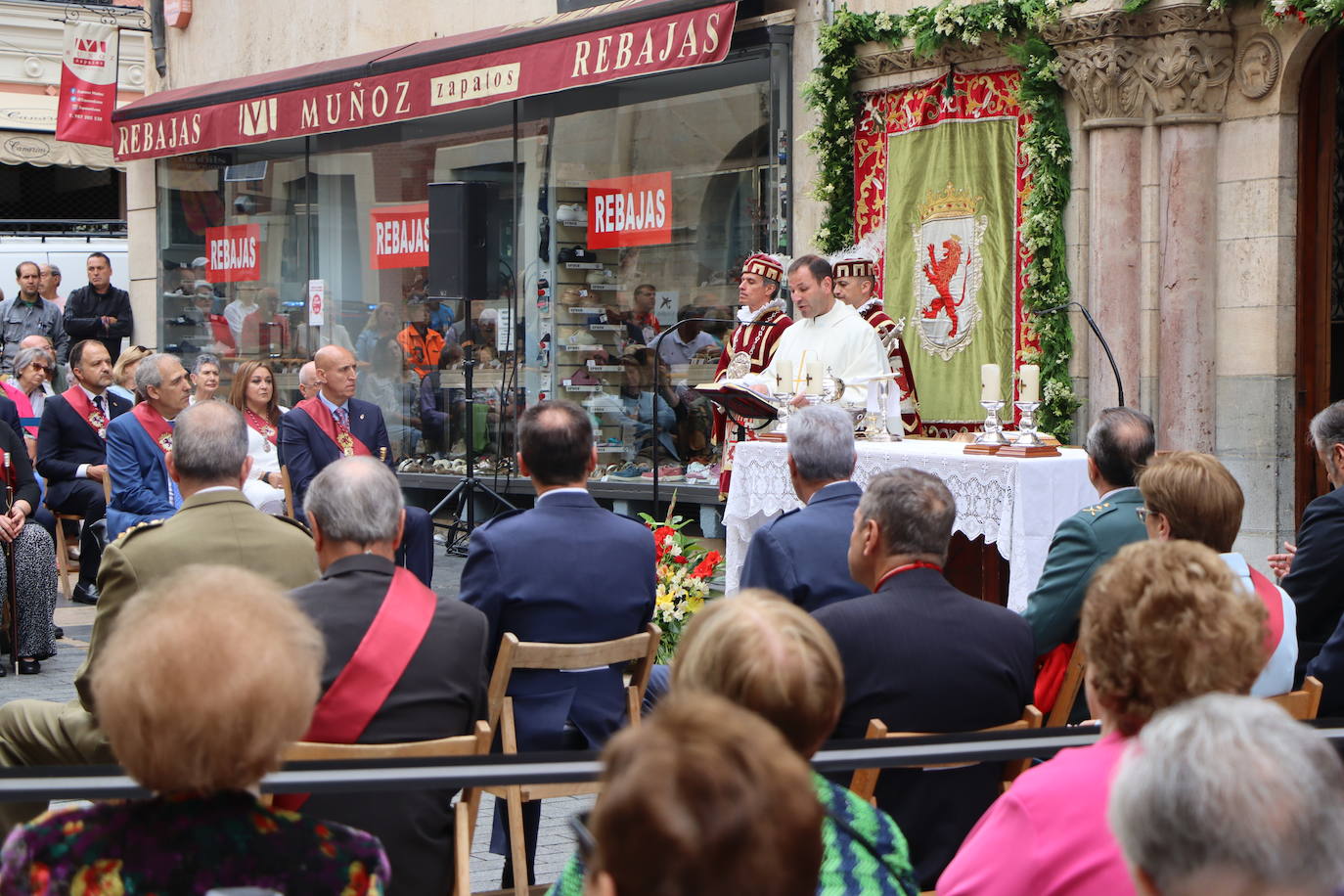 Misa tradicional de San Juan en la calle Ancha