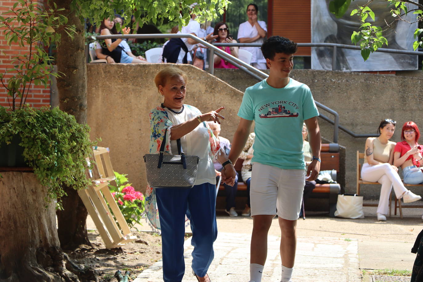 Desfile de moda en León con una participación de lo más especial