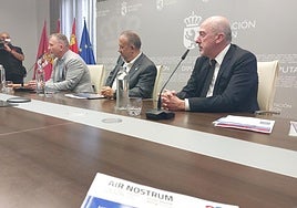 Rueda de prensa con Octavio González, Gerardo Álvarez Courel y Juan Corral