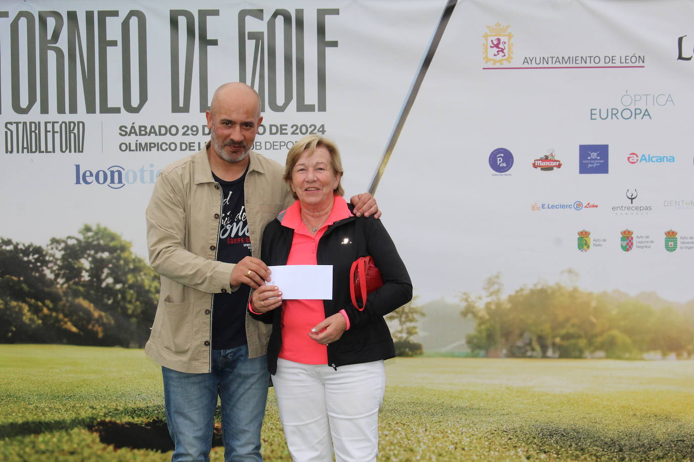 Ganadores y sorteo de regalos del IV Torneo de Golf