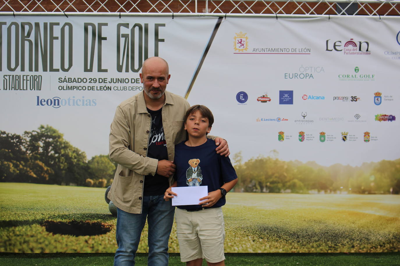 Ganadores y sorteo de regalos del IV Torneo de Golf