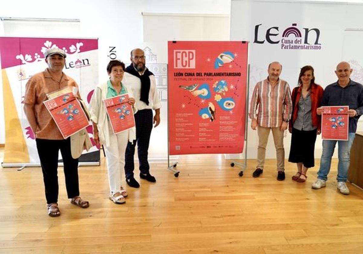 La concejala de Acción y Promoción Cultural, Elena Aguado, presenta la programación cultural del verano del Ayuntamiento de León