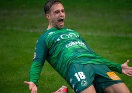 Álvaro Ramón, en un partido con el Arenteiro.