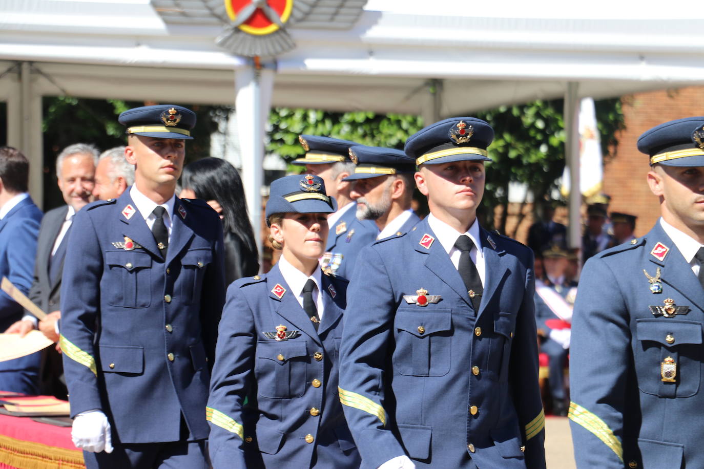 Mejores imágenes de la entrega de despachos a la XXXII Promoción de la ABA