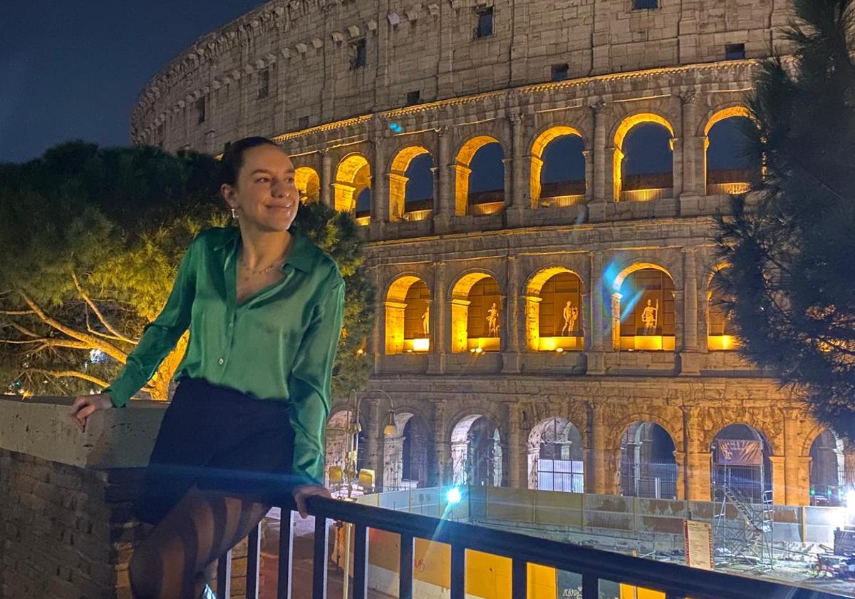 Miriam Gavilanes en el Coliseo de Roma.