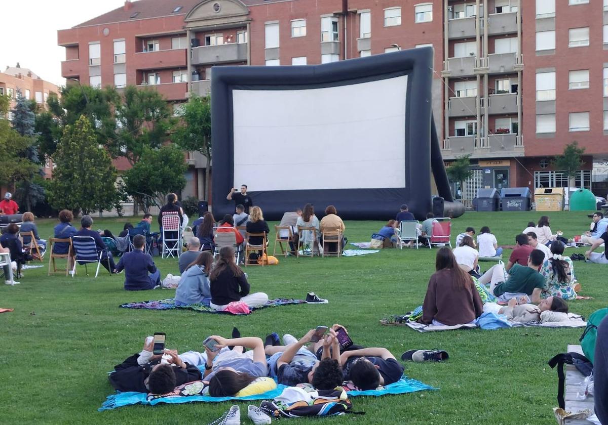 El cine de verano vuelve a los merenderos de La Palomera.