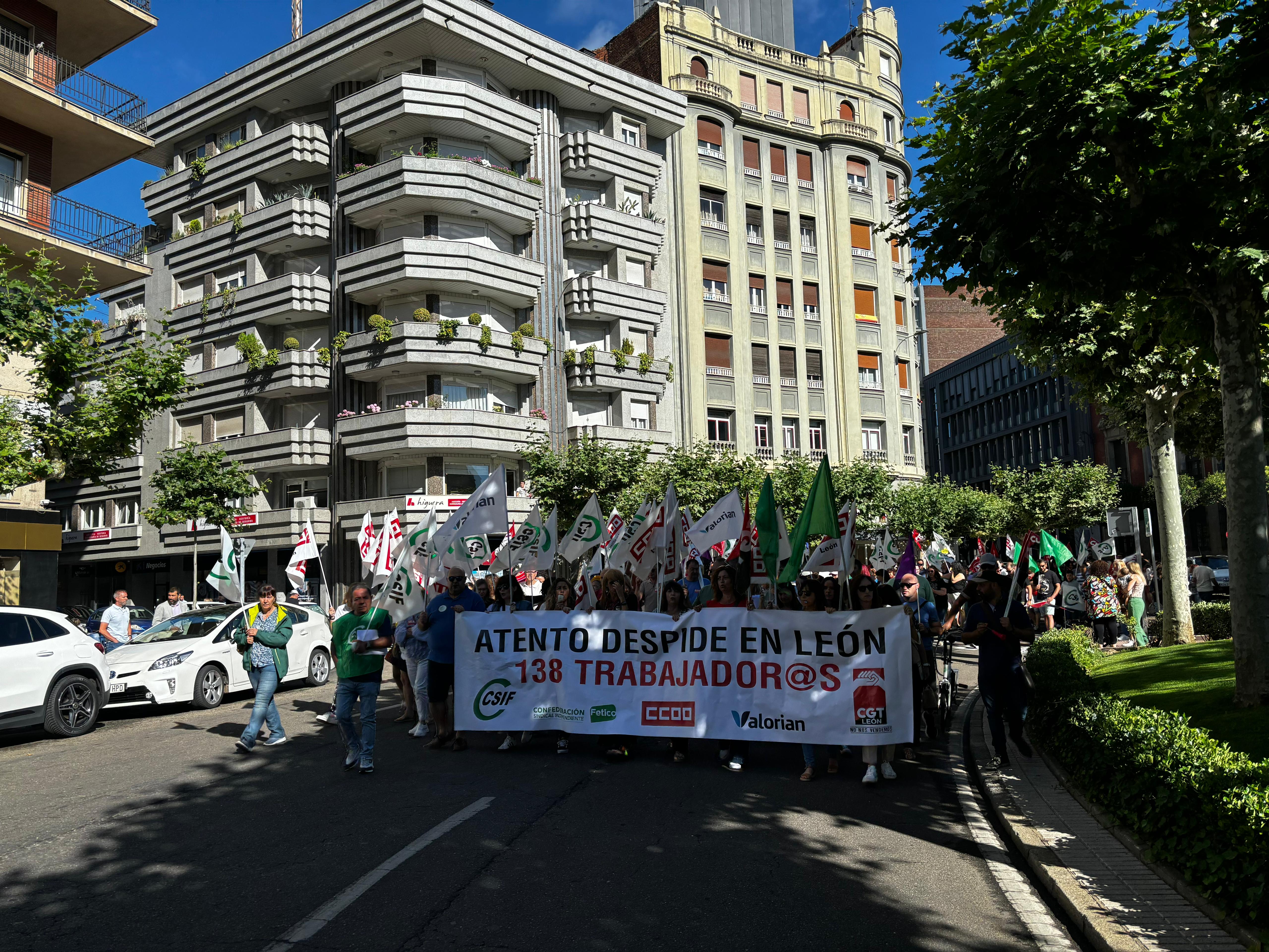 Los trabajadores de Atento vuelven a manifestarse en León
