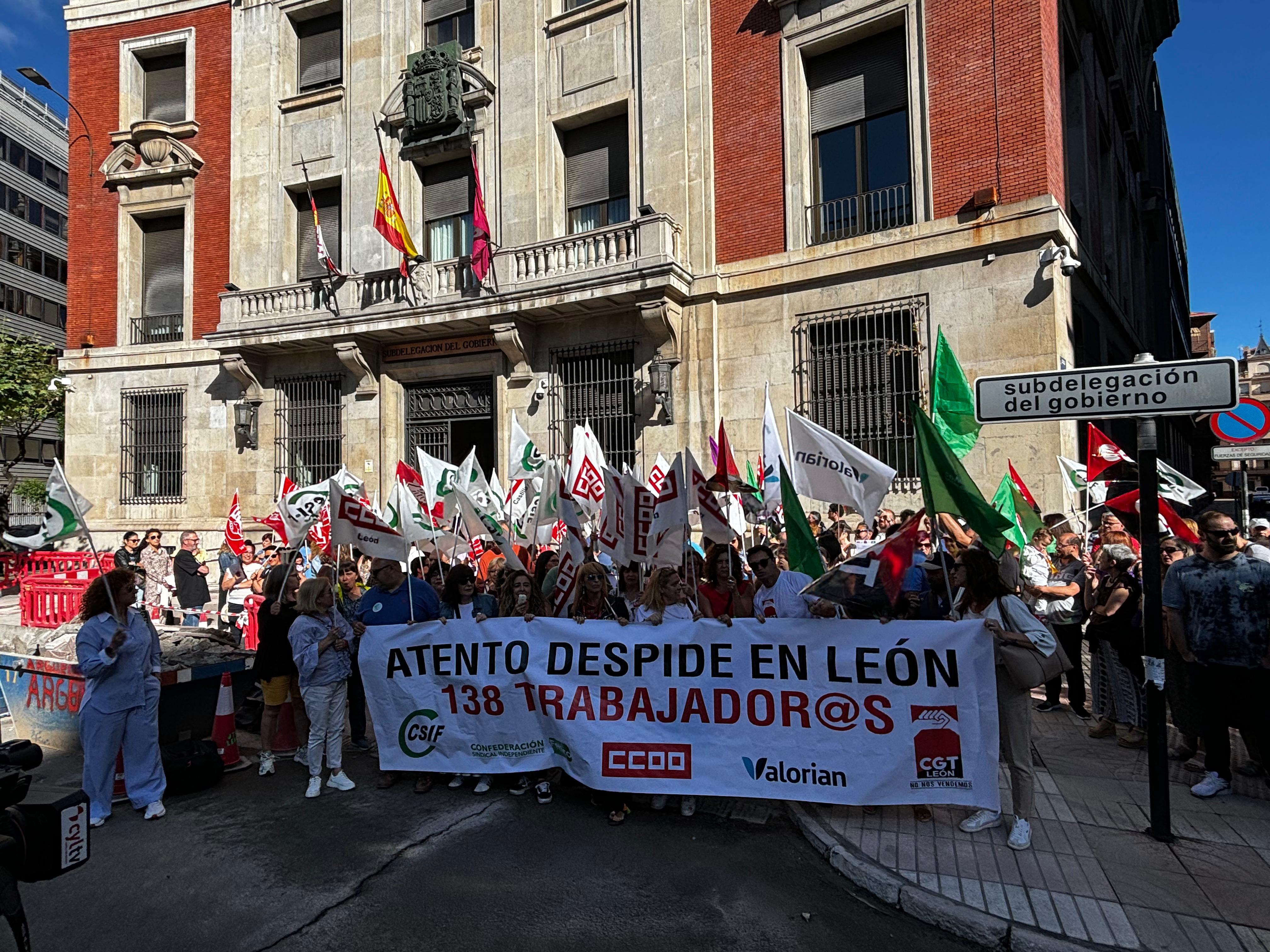 Los trabajadores de Atento vuelven a manifestarse en León
