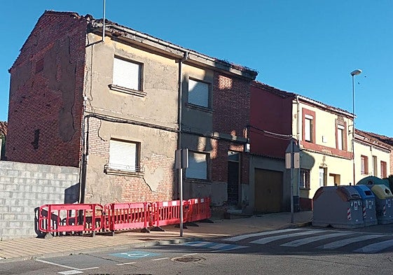 Casa del Cura de Navatejera.