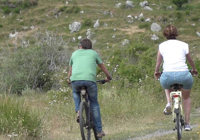 Pedaleando con Emilio Orejas, alcalde de Valdelugueros