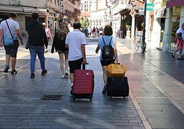 Imagen de archivo de turistas en León.