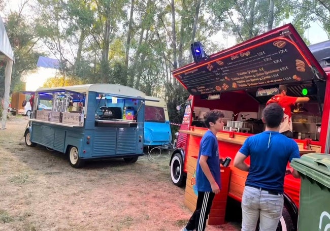 Las foodtrucks dieron el toque gastronómico al festival