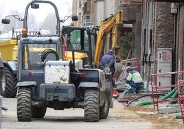 Comienzan los trabajos de asfaltado del firme entre la Plaza de Toros y el cruce de Michaisa