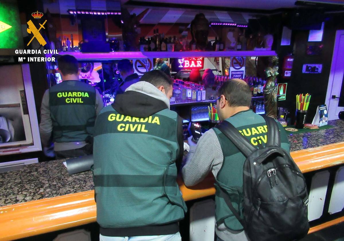 La Guardia Civil desarticula un grupo.