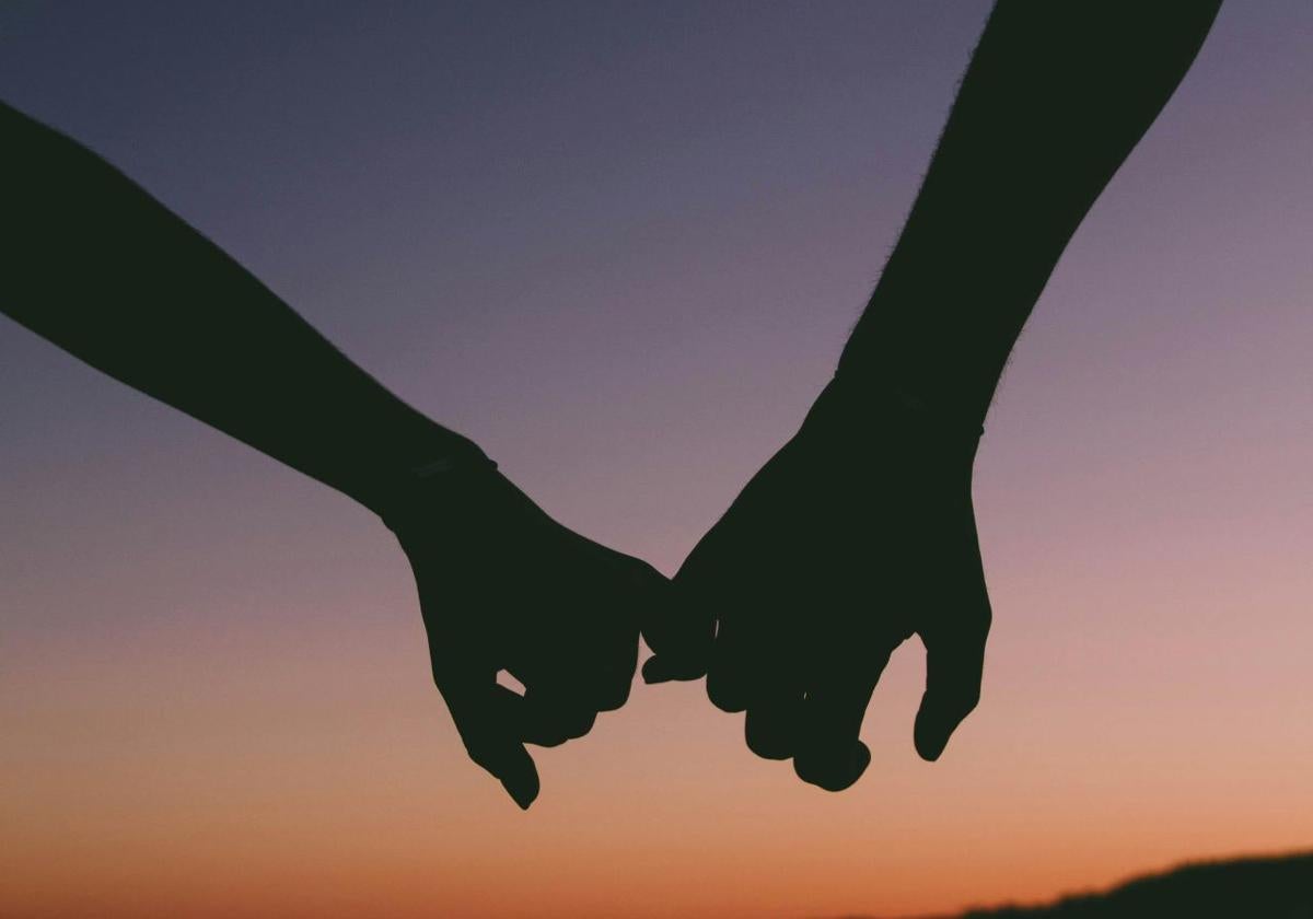 Las agencias matrimoniales resisten a Tinder entre todas las edades: «Son una opción más segura»