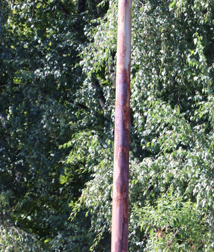 Imagen secundaria 2 - Las seis farolas de Lancia que pierden su color y pasan del metal al óxido