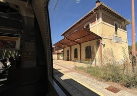 Una de las estaciones por las que pasa el tren referido.