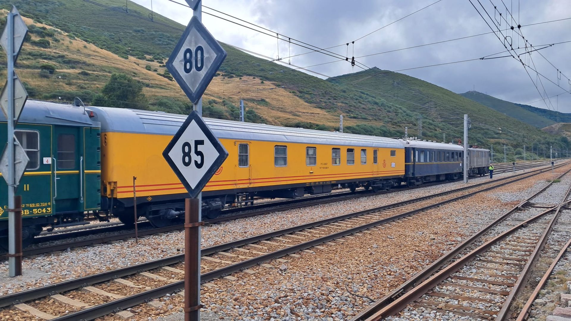 Viaje en tren histórico por la rampa de Pajares