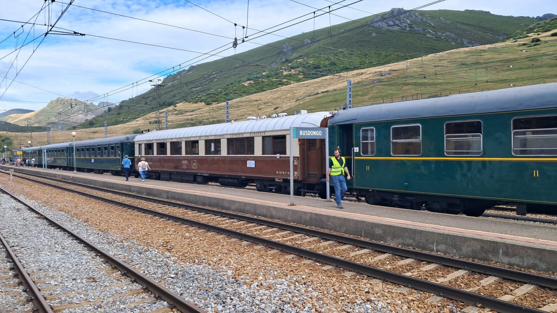 Viaje en tren histórico por la rampa de Pajares