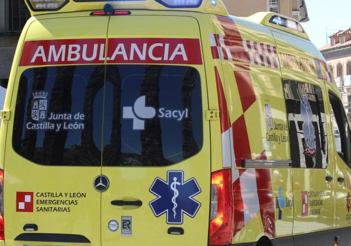 Ambulancia de Sacyl como la desplazada al accidente.