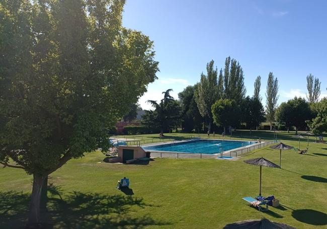 Piscina de Villamañán