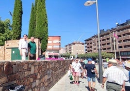 Visita del consejero, Juan Carlos Suárez Quiñones, y el alcalde de Astorga, José Luis Nieto, a la zona.