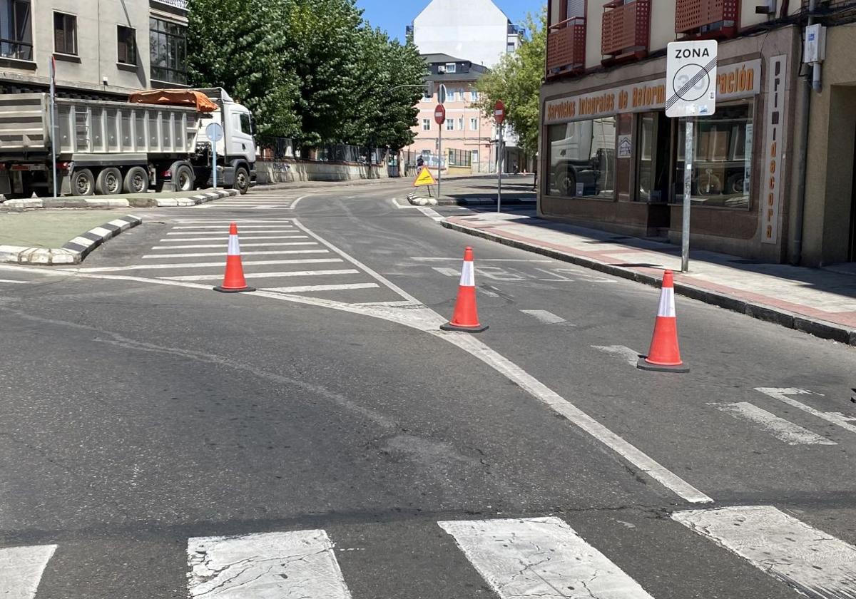 Obras en la calle de San Pedro de León.