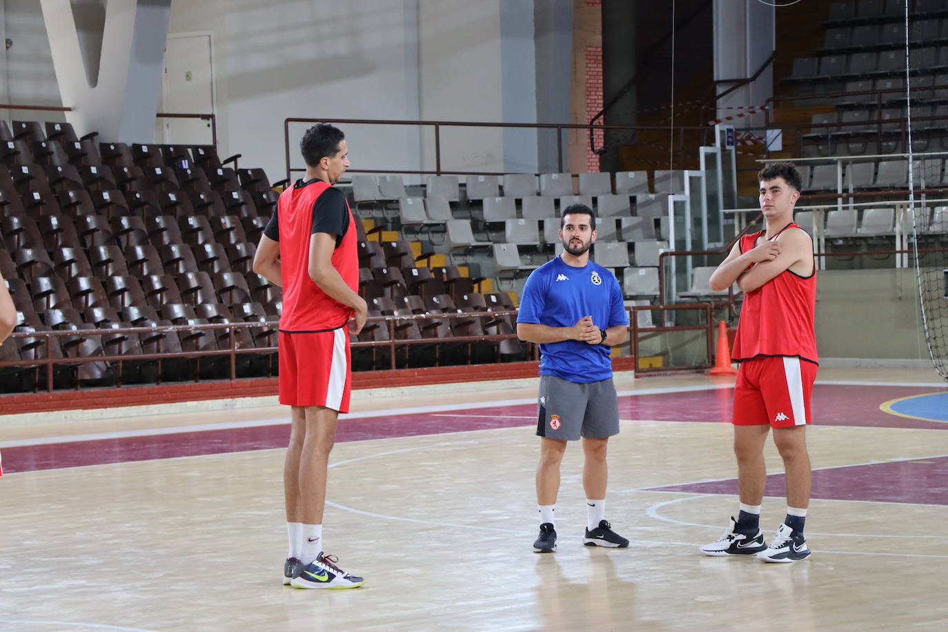 Primer entrenamiento de la Cultural de baloncesto