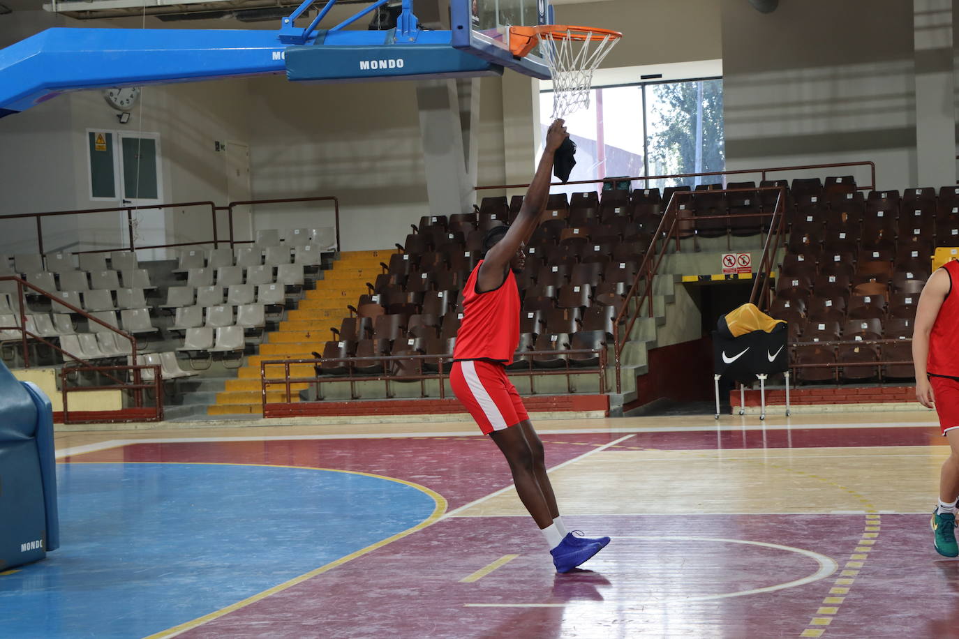 Primer entrenamiento de la Cultural de baloncesto
