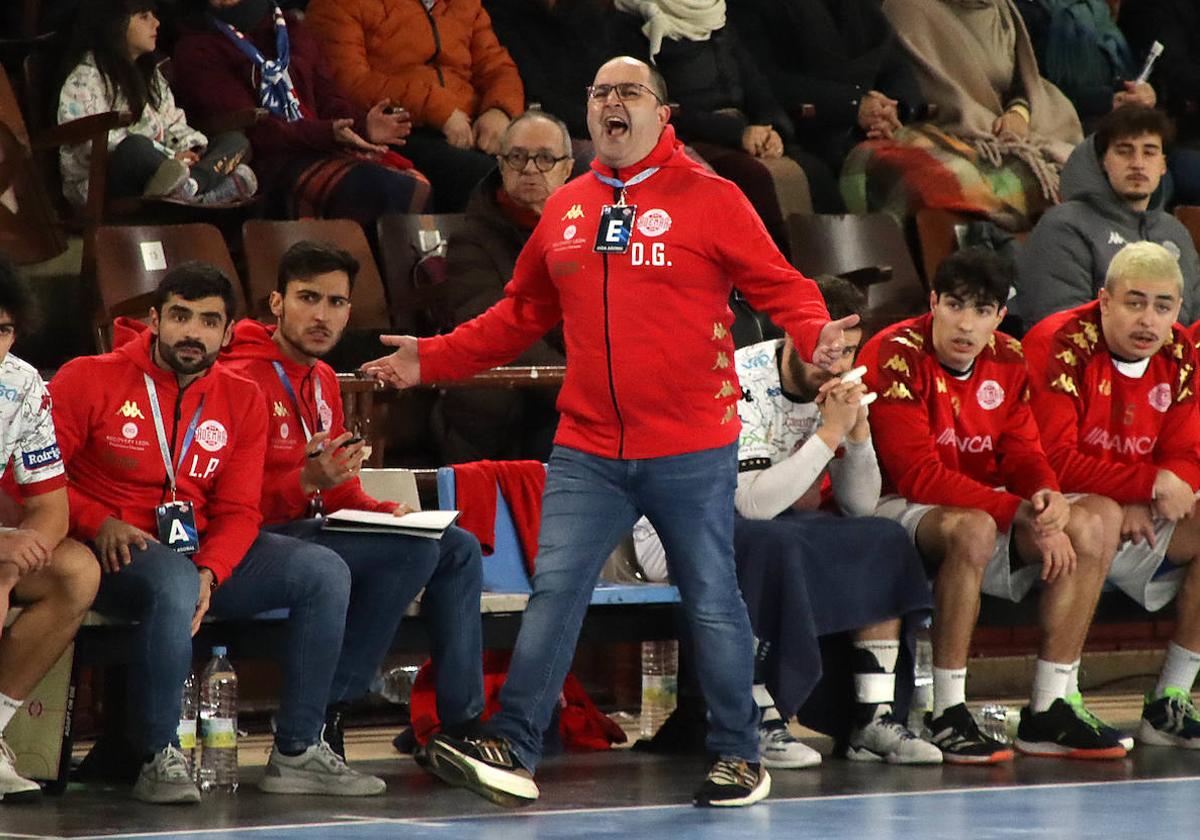 Dani Gordo, entrenador del Abanca Ademar, un partido de la pasada temporada.