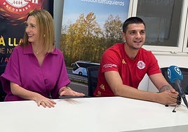 Edu Fernánez fue presentado como nuevo jugador del Abanca Ademar.