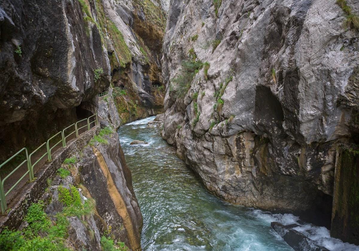 Le N Muere Un Hombre De A Os Mientras Realizaba La Ruta Del Cares