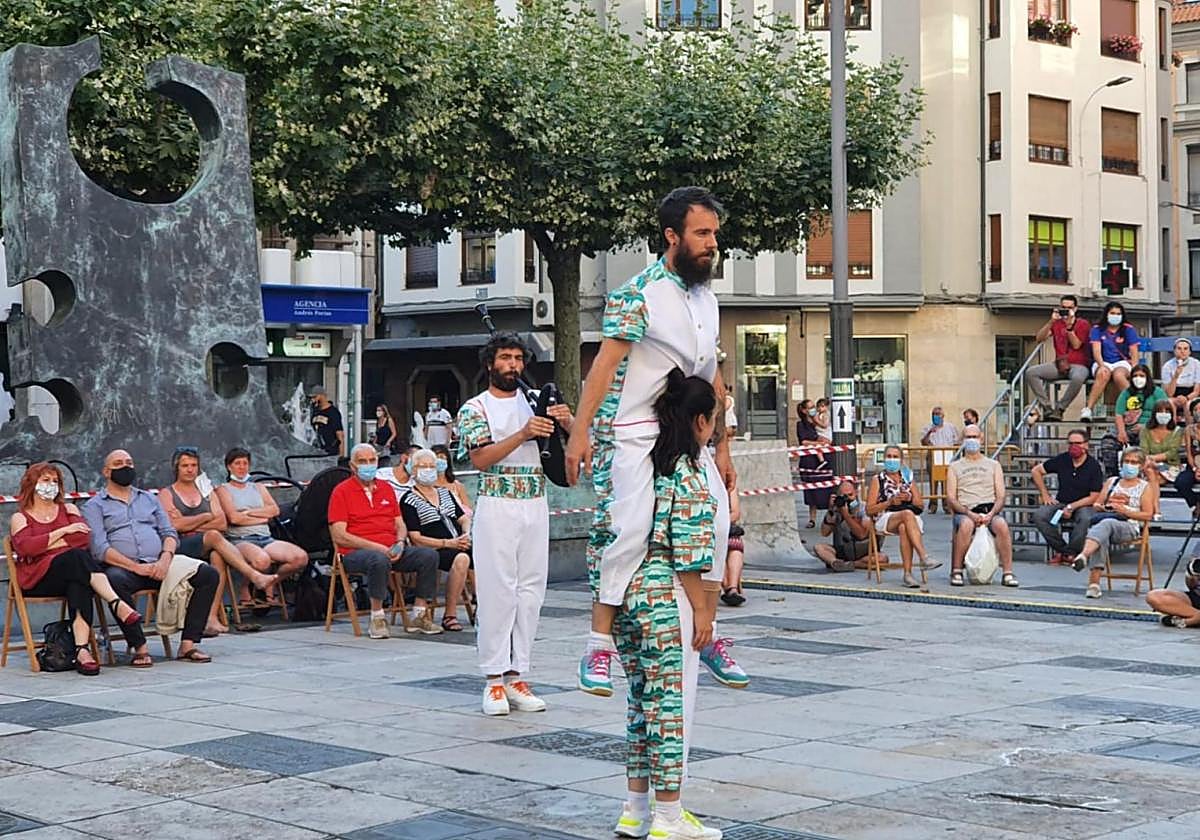 Jóvenes creadores en el Festival Vecindario de ediciones anteriores.