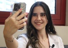 Elena Monje, farmacéutica rural leonesa e influencer.