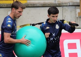 Luis Chacón (D), en el entrenamiento de este martes.