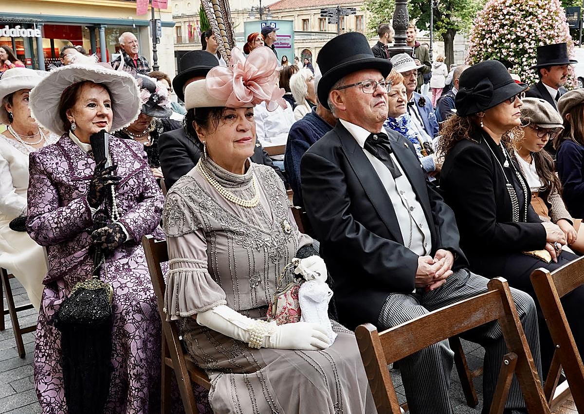 Imagen secundaria 1 - La Feria Modernista que lleva a León al siglo XIX durante el fin de semana