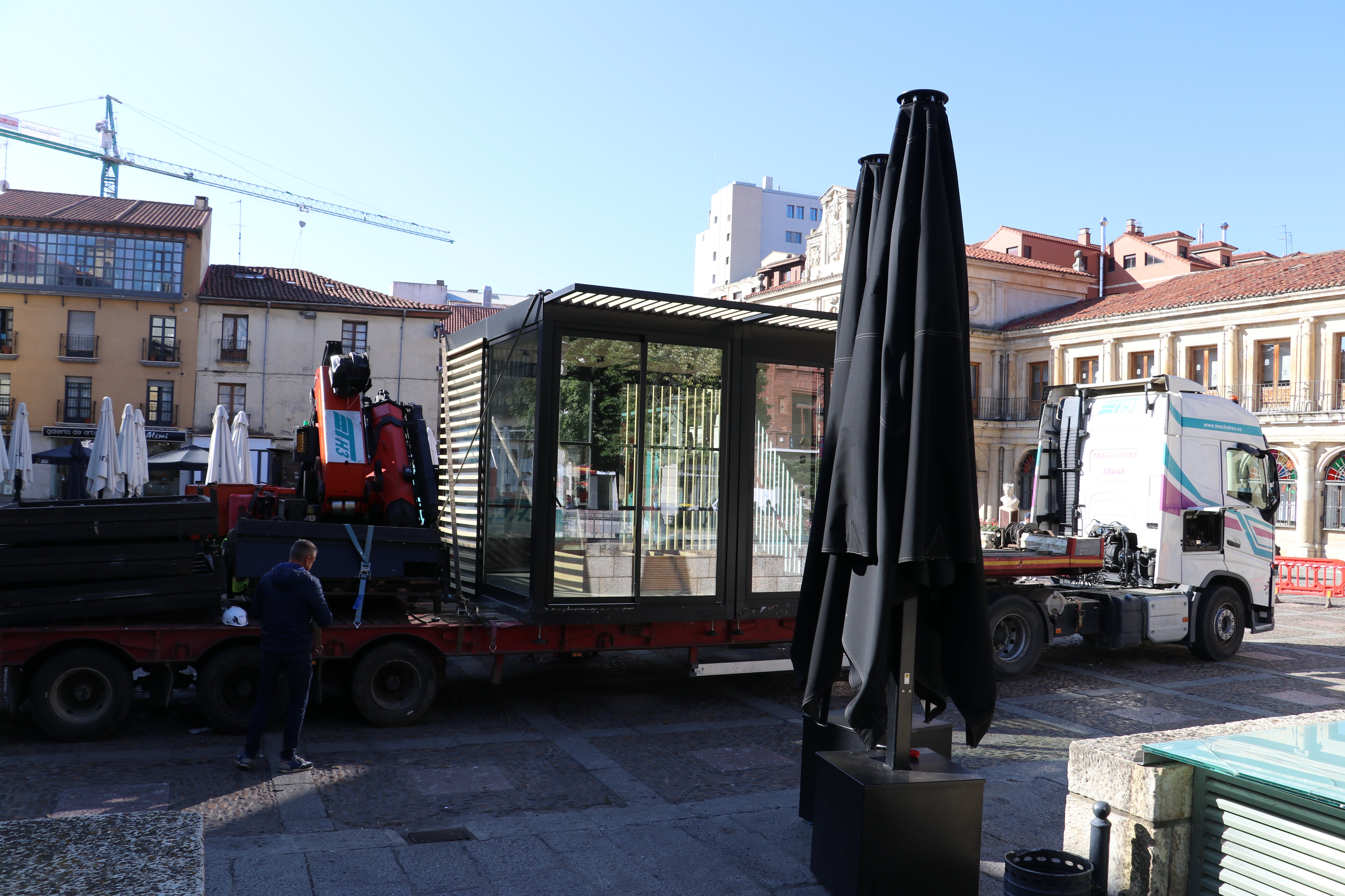 Retirada de los veladores de la plaza San Marcelo