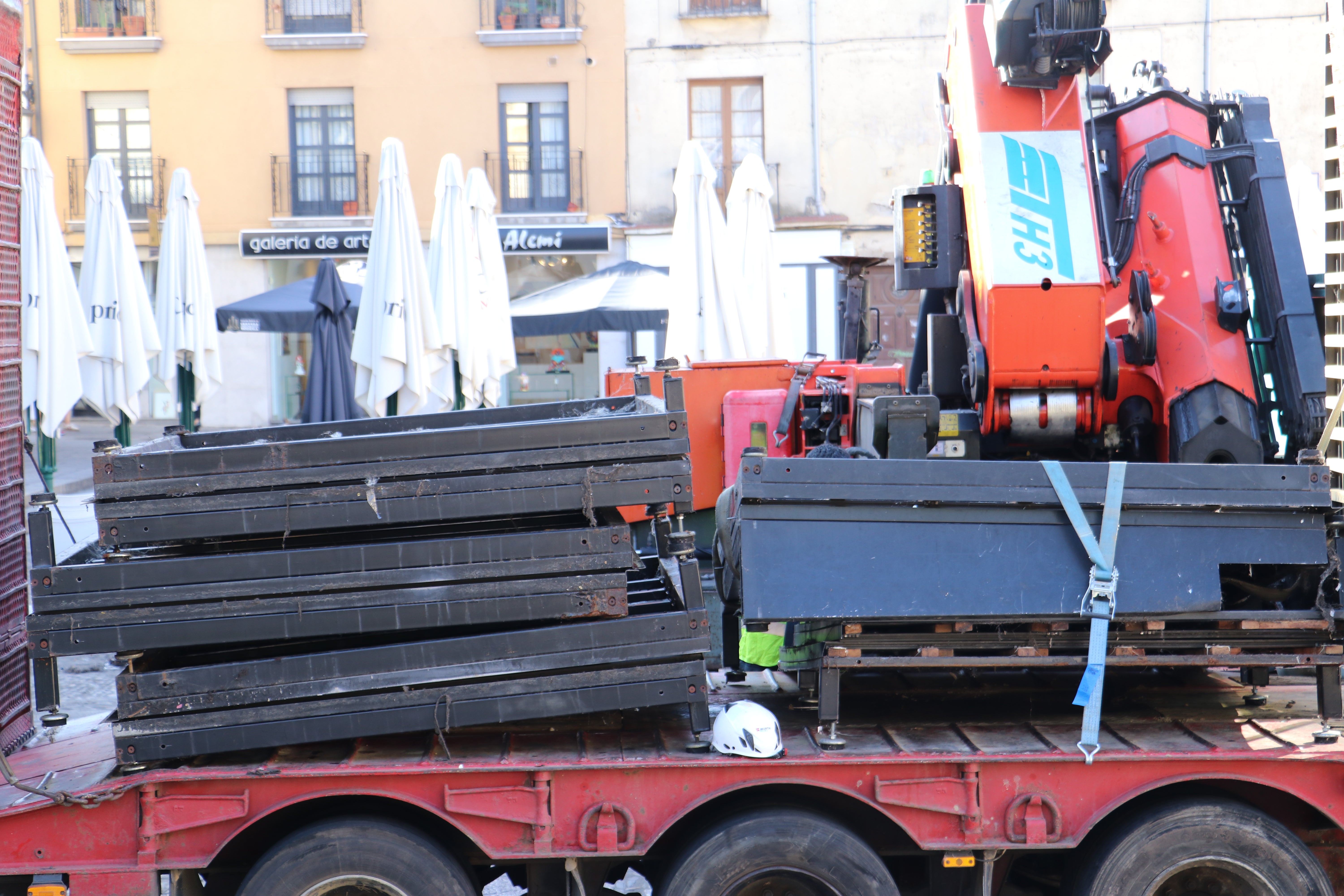 Retirada de los veladores de la plaza San Marcelo