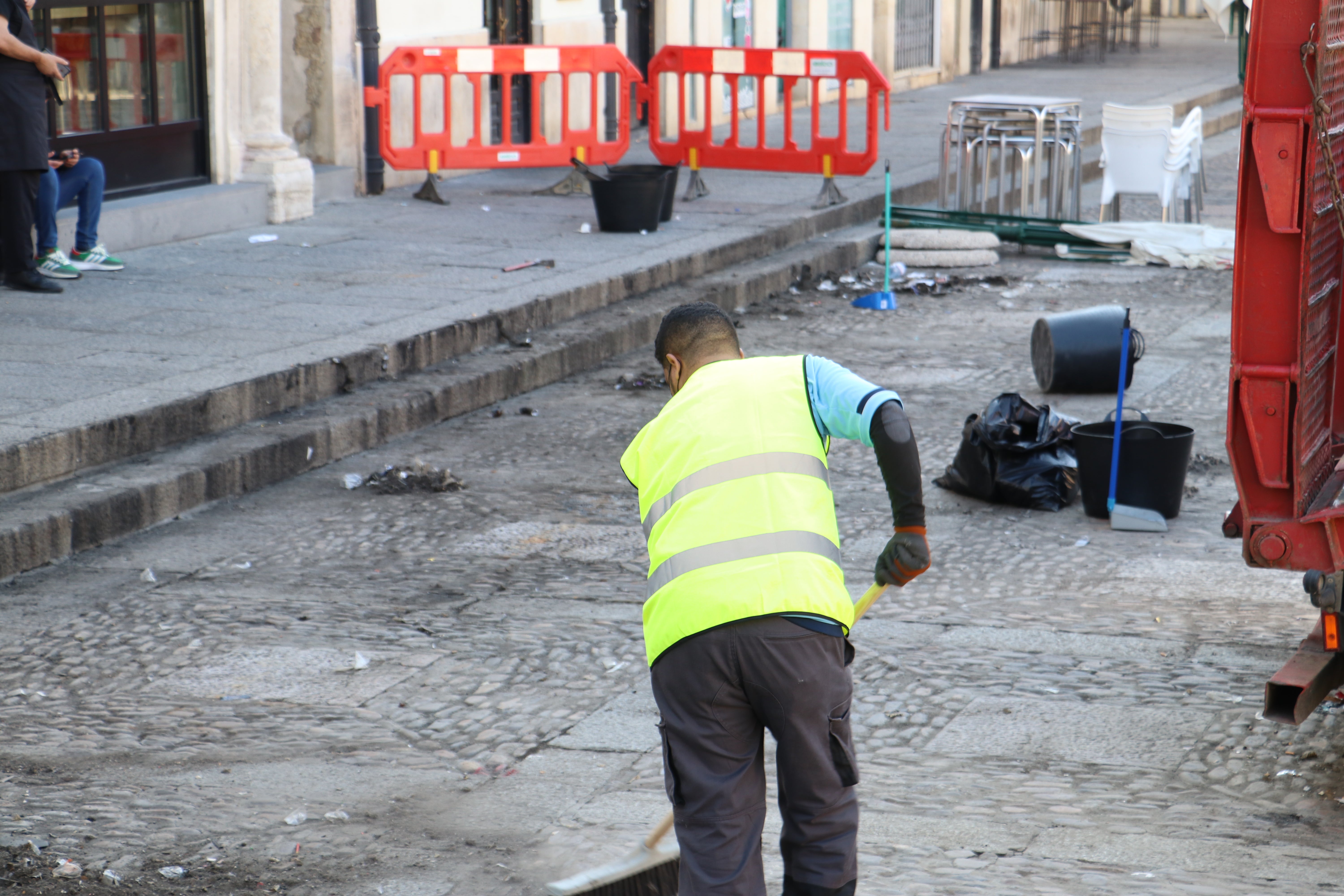 Retirada de los veladores de la plaza San Marcelo