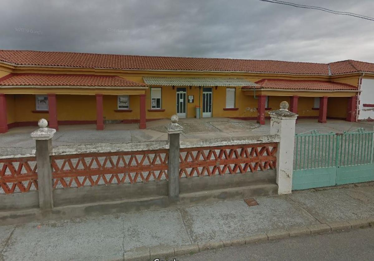 Aula de Estébanez de la Calzada, que cuenta con tres alumnos.